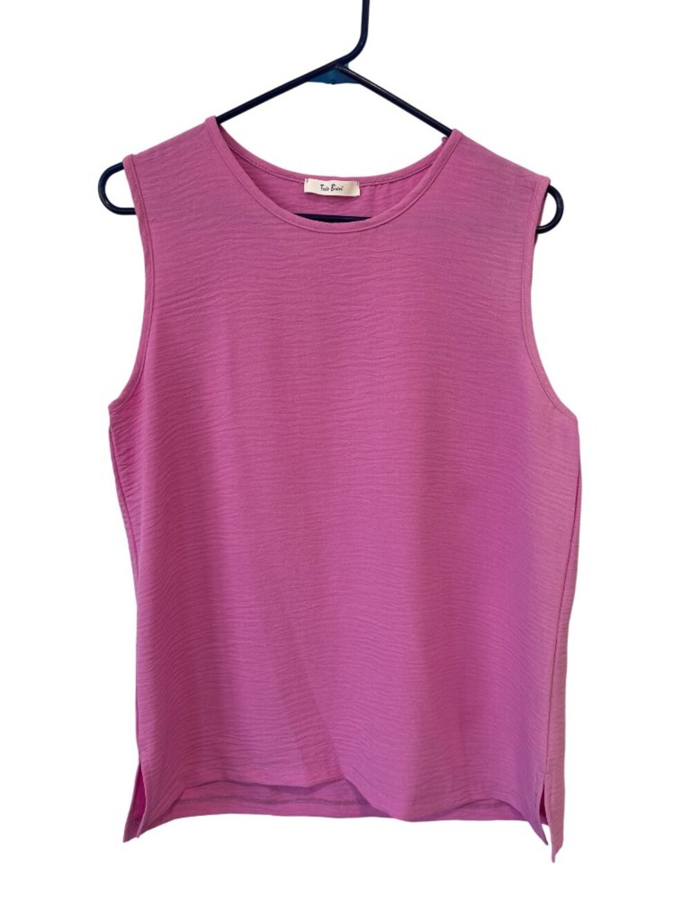 Très Bien Tank Top Small Crewneck Sleeveless Textured Lightweight Pink Essential